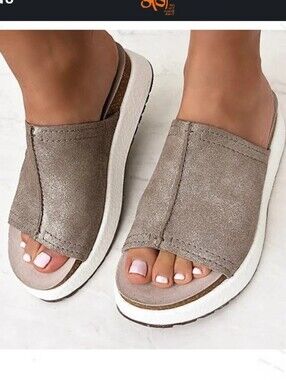 EUC OTBT WAYSIDE METALLIC LEATHER STEP LITE SLIDE SANDALS SZ 9